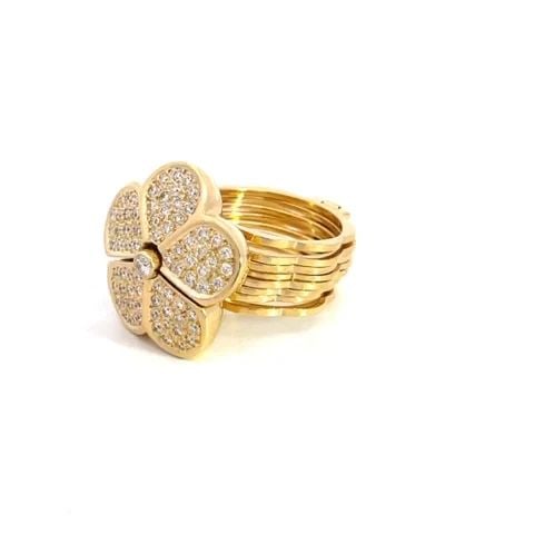 DIAMOND CONVERTIBLE RING BRACELET 18K YELLOW GOLD PAVE SET FLOWER TOP: DIAMOND CONVERTIBLE RING BRACELET 18K YELLOW GOLD PAVE SET FLOWER TOP This gorgeous convertible ring to bracelet is crafted from 18k yellow gold. It features 8 flat slim scallop edge rings, and each i