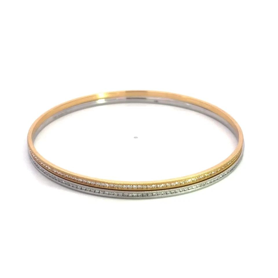 DIAMOND 3CT GOLD BANGLES SET OF 2 PAVE SET 18K MILGRAIN VERA WANG DESIGN: DIAMOND 3CT GOLD BANGLES SET OF 2 PAVE SET 18K MILGRAIN VERA WANG DESIGN This elegant set of 2 gold bangles are by designer Vera Wang; they feature a stunning pave set of natural white pave set diamon