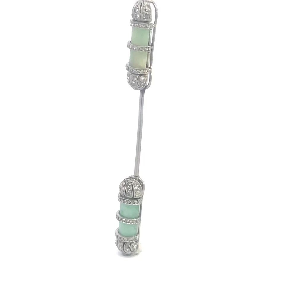 VICTORIAN DIAMOND JADE TIE PIN PLATINUM 14K 12K WHITE GOLD 2.75 IN LONG: VICTORIAN DIAMOND JADE TIE PIN PLATINUM 14K 12K WHITE GOLD 2.75 IN LONG This stunning Victorian diamond jade tie pin features white diamond as the main stone, set in platinum and gold. The secondary s