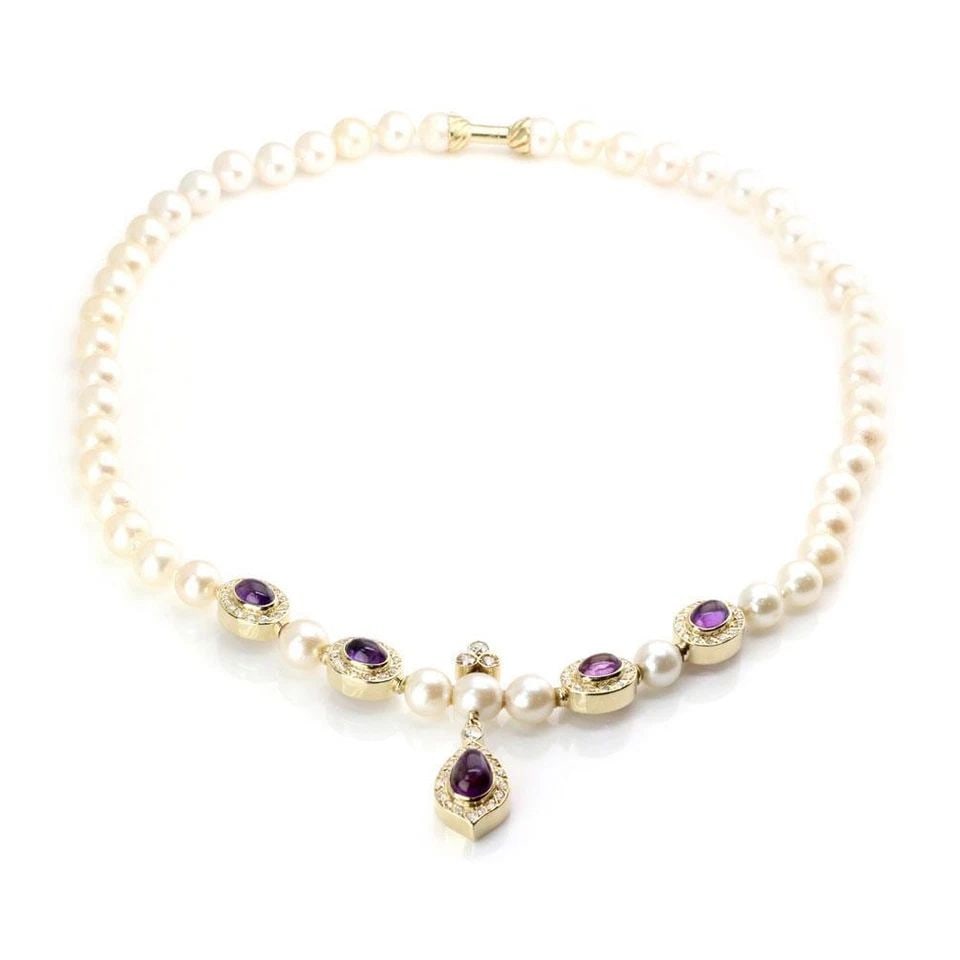 ESTATE 5 CARATS DIAMOND & AMETHYST 18K GOLD PEARL NECKLACE: ESTATE 5 CARATS DIAMOND & AMETHYST 18K GOLD PEARL NECKLACE Estate 5 Carats Diamond & Amethyst 18k Gold Pearl Necklace Description This is a stunning Estate necklace, from 18k yellow gold featuring a s