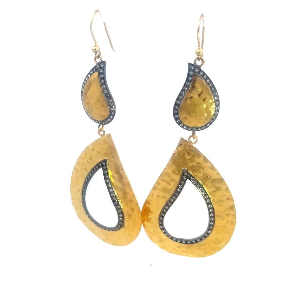 DIAMOND GOLD LONG EARRINGS 18K YELLOW SILVER HAMMERED TEARDROP DANGLE STYLE: DIAMOND GOLD LONG EARRINGS 18K YELLOW SILVER HAMMERED TEARDROP DANGLE STYLE These large 18k yellow gold earrings feature a small and large 2 tier teardrop dangle style with a hammered finish, showcasi