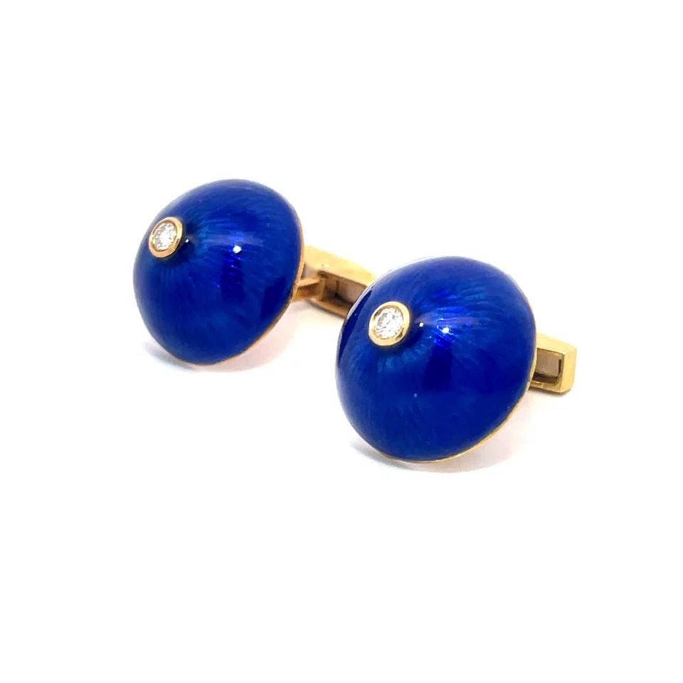 6870 DIAMOND ENAMEL GOLD CUFFLINKS 18K YELLOW DOME SHAPE ESTATE: 6870 DIAMOND ENAMEL GOLD CUFFLINKS 18K YELLOW DOME SHAPE ESTATE This handsome pair of cufflinks are crafted from 18k yellow gold featuring flex whale backs with cobalt blue enamel and the front has a 