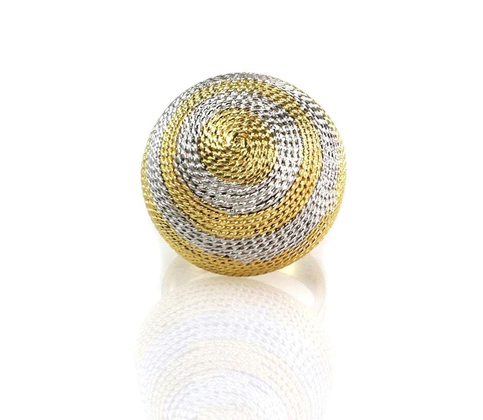 LOVELY 18K TWO TONE GOLD FINE WIRE DESIGN DOME RING SIZE 6.75: LOVELY 18K TWO TONE GOLD FINE WIRE DESIGN DOME RING SIZE 6.75 Lovely 18k Two Tone Gold Fine Wire Design Dome Ring Size 6.75 Description This gorgeous ring is crafted from 18k yellow and white gold gol