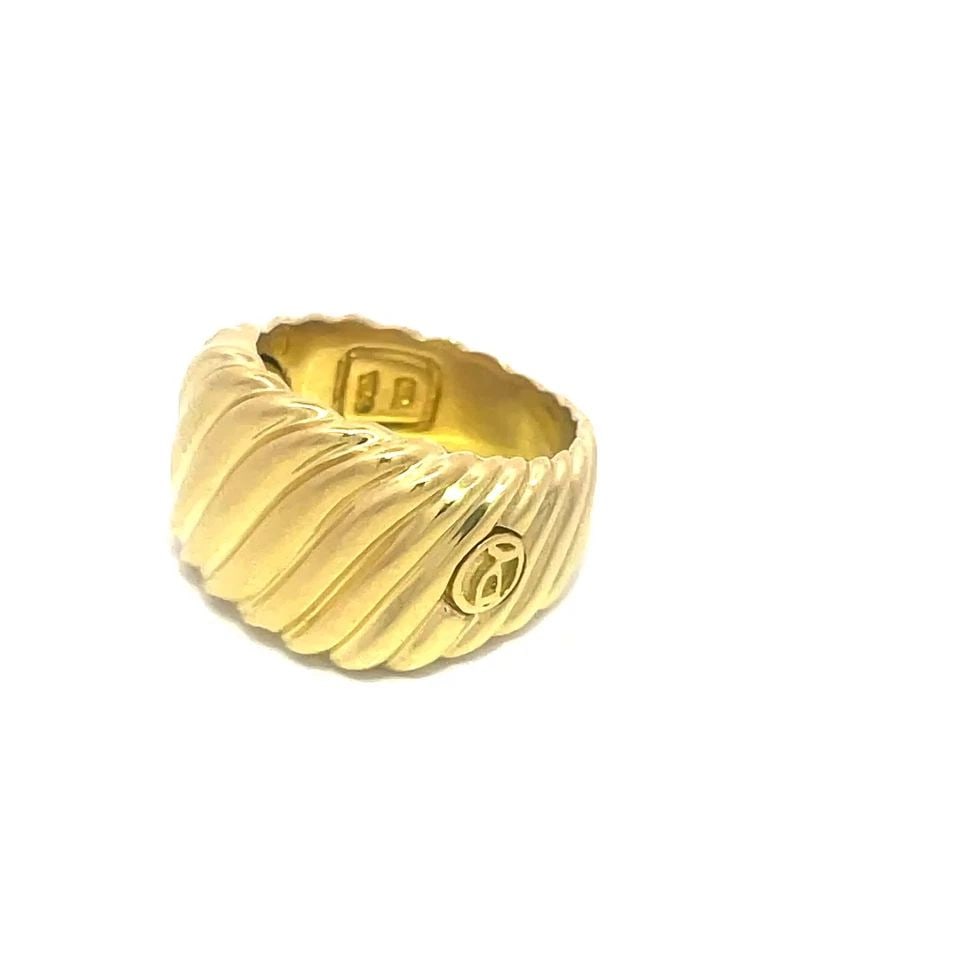 DAVID YURMAN CIGAR BAND GOLD RING 18K YELLOW WIDE RIBBED DESIGN SIZE 7: DAVID YURMAN CIGAR BAND GOLD RING 18K YELLOW WIDE RIBBED DESIGN SIZE 7 The David Yurman Cigar Band Gold Ring in 18k Yellow is a stunning piece of fine jewelry featuring a wide band with ribbed design.