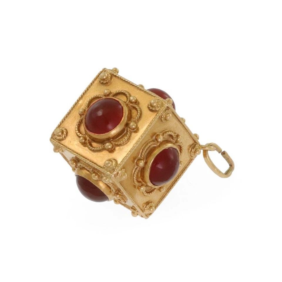 ESTATE ETRUSCAN CARNELIAN 18K YELLOW GOLD FLORAL STYLE BOX PENDANT -: ESTATE ETRUSCAN CARNELIAN 18K YELLOW GOLD FLORAL STYLE BOX PENDANT - Estate Etruscan Carnelian 18k Yellow Gold Floral Style Box Pendant - Description This lovely Estate pendant is crafted from 18k yel