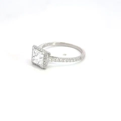 TIFFANY & CO. SOLESTE 1.14CT E VS1 DIAMOND PLATINUM HALO ENGAGEMENT W/CERT: TIFFANY & CO. SOLESTE 1.14CT E VS1 DIAMOND PLATINUM HALO ENGAGEMENT W/CERT TIFFANY & CO. SOLESTE 1.14CT E VS1 DIAMOND PLATINUM HALO ENGAGEMENT W/CERT Tiffany & Co. Soleste 1.14ct E VS1 Diamond Platinu