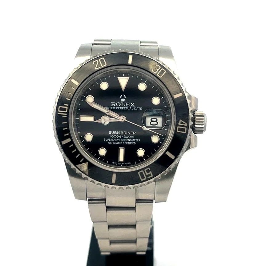 ROLEX OYXTER SUBMARINER WATCH BLACK DIAL DATE 40MM STEEL #116610: ROLEX OYXTER SUBMARINER WATCH BLACK DIAL DATE 40MM STEEL #116610 ROLEX OYXTER SUBMARINER WATCH BLACK DIAL DATE 40MM STEEL #116610 This Rolex Submariner wristwatch is a luxurious timepiece with a black