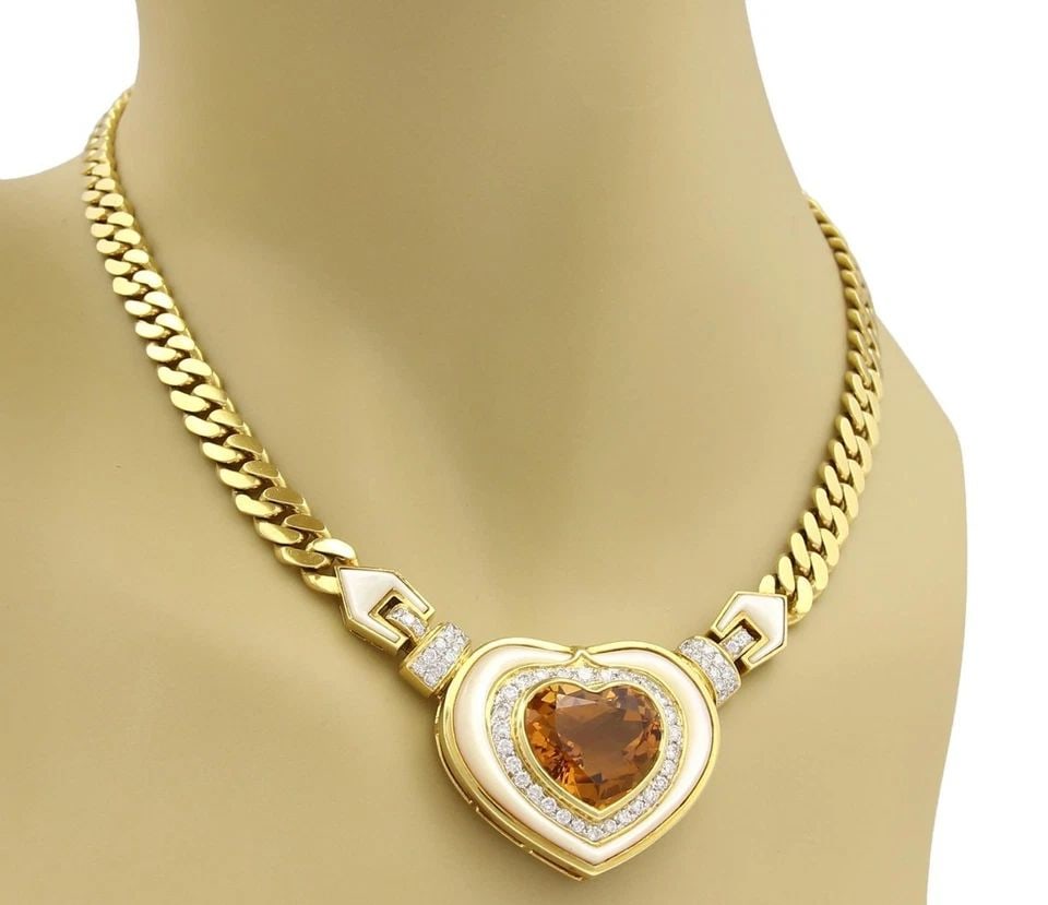 DIAMOND CITRINE GOLD NECKLACE 18K HEART PENDANT VINTAGE: DIAMOND CITRINE GOLD NECKLACE 18K HEART PENDANT VINTAGE DIAMOND CITRINE GOLD NECKLACE 18K HEART PENDANT VINTAGE This vintage Diamond Citrine Gold 18k Heart Necklace features a stunning pendant in the 