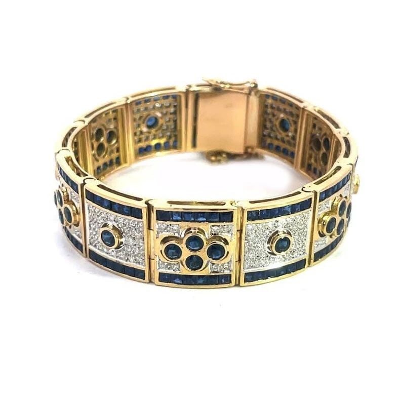SAPPHIRE GOLD PANEL LINK BRACELET PAVE DIAMOND 9.75CT 18K TWO TONE DRESSY WIDE: SAPPHIRE GOLD PANEL LINK BRACELET PAVE DIAMOND 9.75CT 18K TWO TONE DRESSY WIDE SAPPHIRE GOLD PANEL LINK BRACELET PAVE DIAMOND 9.75CT 18K TWO TONE DRESSY WIDE This fabulous wide bracelet is crafted fro