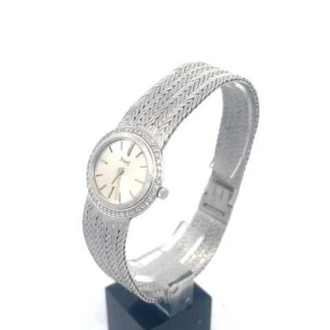 PIAGET 1970'S DIAMOND LADIES WATCH OVAL 18K WHITE GOLD MANUAL WIND (1 of 1)