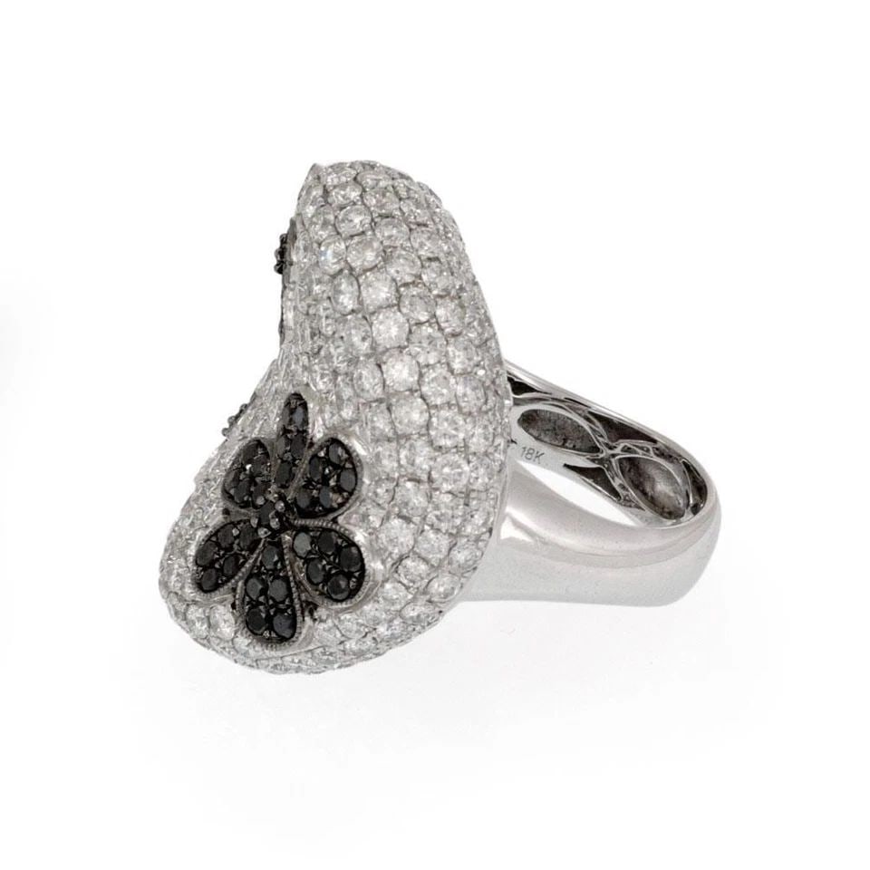 ESTATE 7CT BLACK WHITE DIAMOND 18K FLOWER CONCAVE TOP RING SIZE 6.5: ESTATE 7CT BLACK WHITE DIAMOND 18K FLOWER CONCAVE TOP RING SIZE 6.5 ESTATE 7CT BLACK WHITE DIAMOND 18K FLOWER CONCAVE TOP RING SIZE 6.5 Estate 7ct Black White Diamond 18k Flower Concave Top Ring Size 
