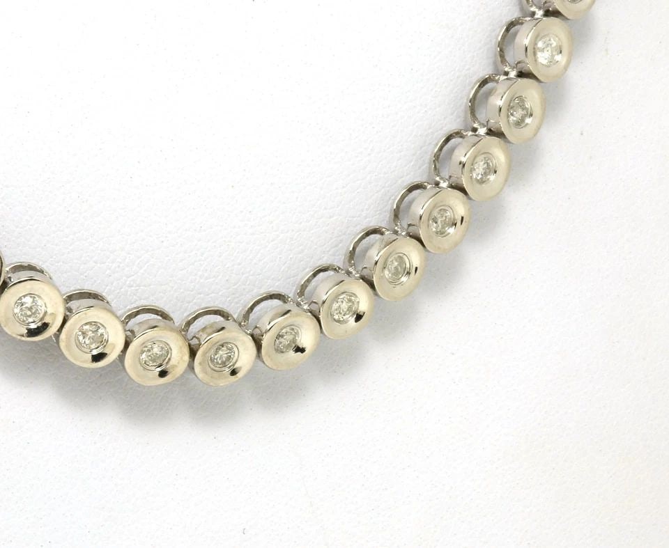 DIAMOND NECKLACE 14K WHITE GOLD ROUND LINK 30.25" LONG BEZEL SET: DIAMOND NECKLACE 14K WHITE GOLD ROUND LINK 30.25" LONG BEZEL SET DIAMOND NECKLACE 14K WHITE GOLD ROUND LINK 30.25" LONG BEZEL SET This Diamond Necklace features a stunning round-cut diamond set in 14k