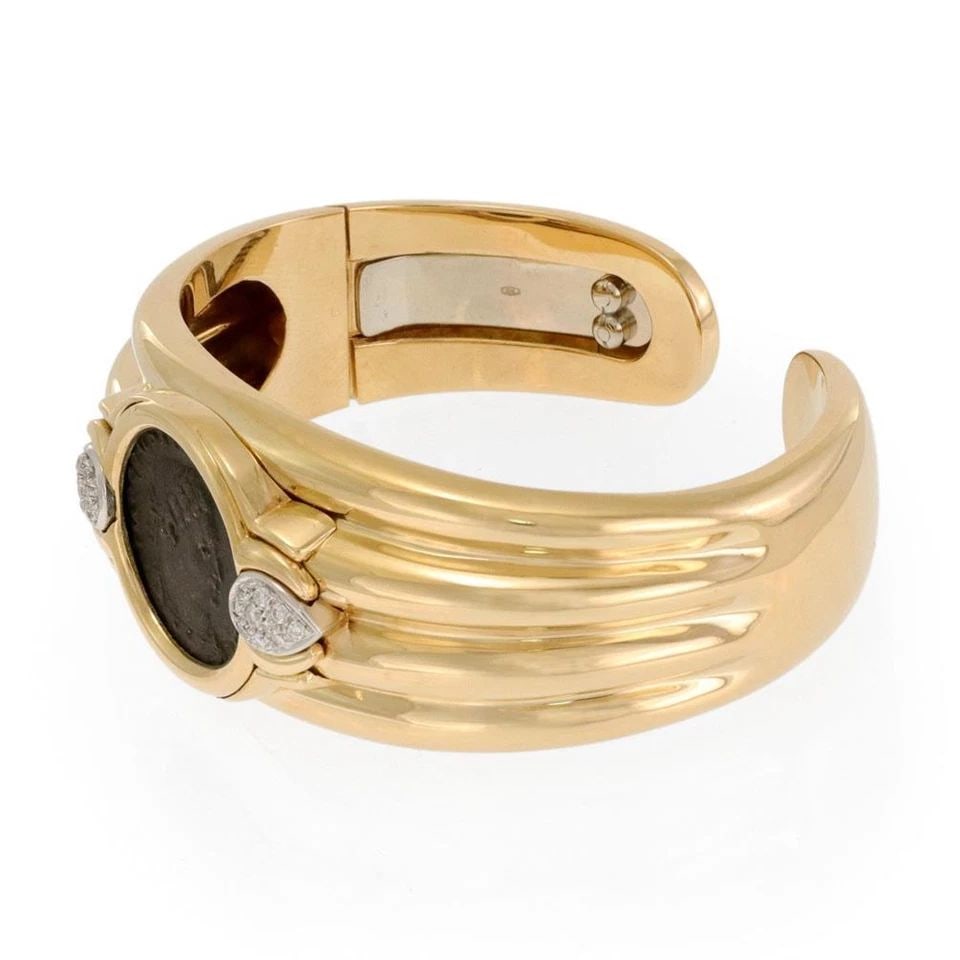 DIAMOND 18K COIN BRACELET GOLD ROMAN BRONZE COIN GROOVED STYLE CUFF: DIAMOND 18K COIN BRACELET GOLD ROMAN BRONZE COIN GROOVED STYLE CUFF DIAMOND 18K COIN BRACELET GOLD ROMAN BRONZE COIN GROOVED STYLE CUFF Estate Diamond 18k Gold Roman Bronze Coin Grooved Style Cuff Bra