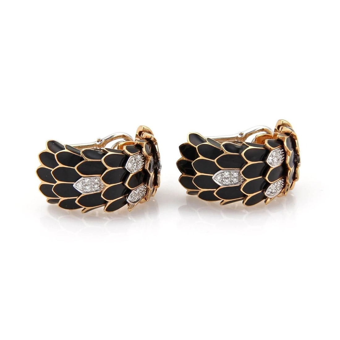 ROBERTO COIN ENAMEL EARRING 18K GOLD DIAMOND FEATHER DESIGN HUGGIE STYLE: ROBERTO COIN ENAMEL EARRING 18K GOLD DIAMOND FEATHER DESIGN HUGGIE STYLE ROBERTO COIN ENAMEL EARRING 18K GOLD DIAMOND FEATHER DESIGN HUGGIE STYLE Roberto Coin Diamond Enamel 18k Gold Feather Design Hu