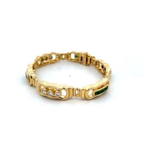 EMERALD & DIAMOND 18K YELLOW GOLD OPEN LONG LINK BRACELET: EMERALD & DIAMOND 18K YELLOW GOLD OPEN LONG LINK BRACELET EMERALD & DIAMOND 18K YELLOW GOLD OPEN LONG LINK BRACELET This is a gorgeous bracelet, it is crafted from 18k yellow gold with a smooth polish