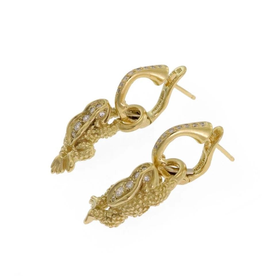 KIESELSTEIN CORD FROG EARRINGS 18K GOLD DIAMOND: KIESELSTEIN CORD FROG EARRINGS 18K GOLD DIAMOND KIESELSTEIN CORD FROG EARRINGS 18K GOLD DIAMOND Kieselstein Cord Diamond 18k Yellow Gold Detailed Frog Dangle Earrings Description This adorable authent