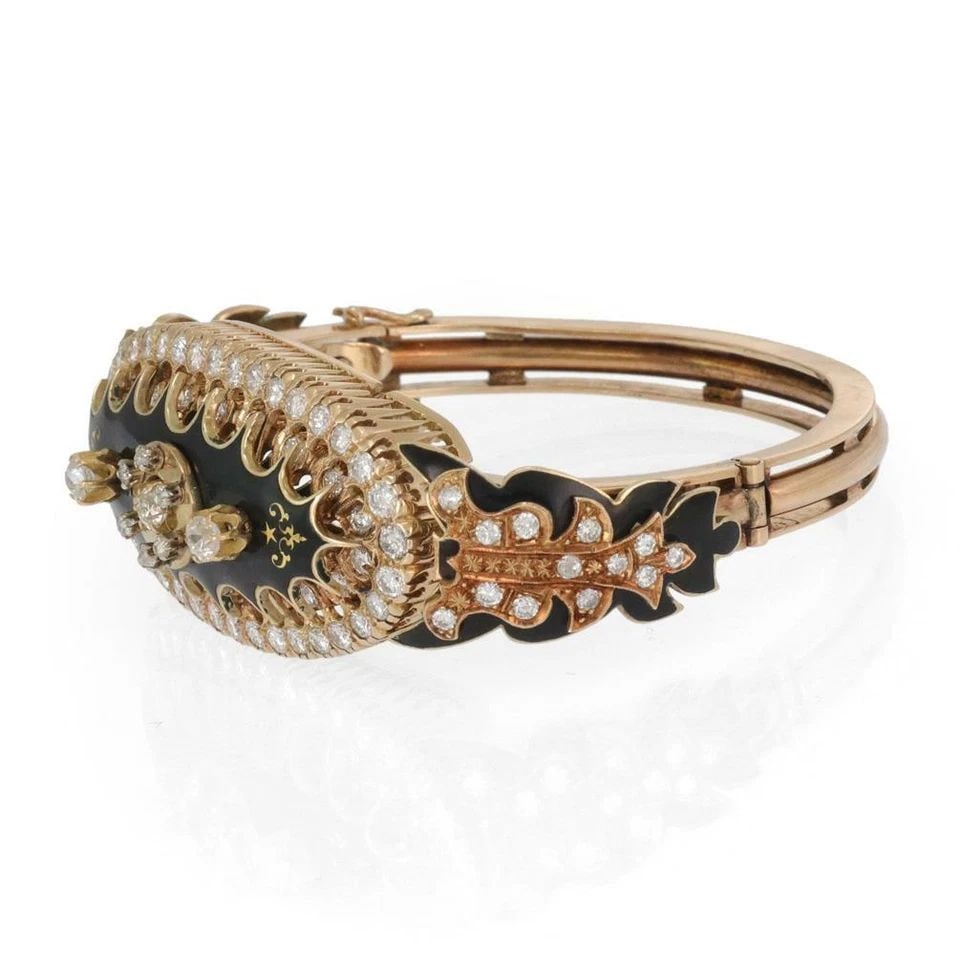 DIAMOND ENAMEL BRACELET 14K YELLOW GOLD FANCY OVAL TOP: DIAMOND ENAMEL BRACELET 14K YELLOW GOLD FANCY OVAL TOP DIAMOND ENAMEL BRACELET 14K YELLOW GOLD FANCY OVAL TOP The Diamondl Bracelet in 14k Yellow Gold with a Fancy Oval Top is a vintage piece of fine 