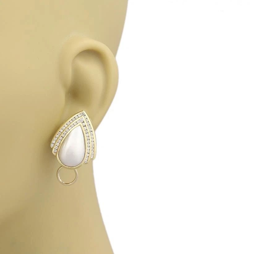 CHARLES KRYPELL DIAMOND GOLD EARRING PEARL 18K YELLOW GOLD POST CLIP: CHARLES KRYPELL DIAMOND GOLD EARRING PEARL 18K YELLOW GOLD POST CLIP CHARLES KRYPELL DIAMOND GOLD EARRING PEARL 18K YELLOW GOLD POST CLIP The Charles Krypell Diamond Gold Earring features a natural wh