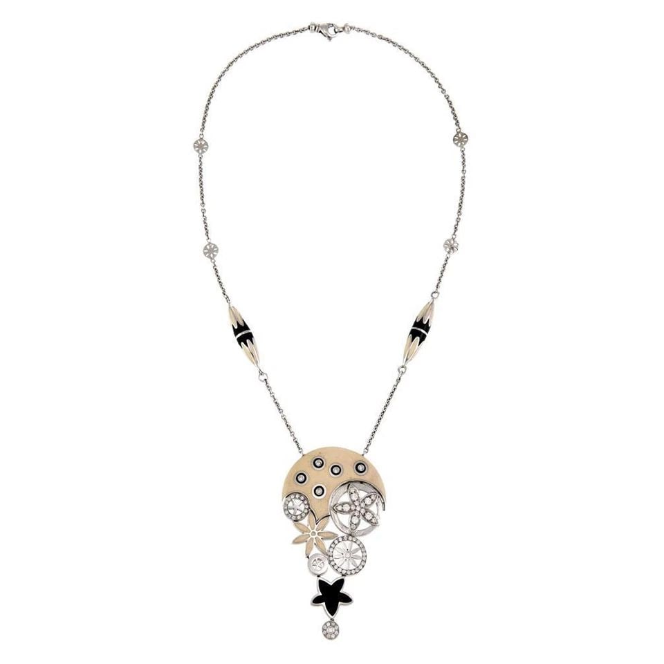 LA NOUVELLE BAGUE 1CT DIAMOND ENAMEL 18K WHITE GOLD 925 SILVER FLORAL NECKLACE: LA NOUVELLE BAGUE 1CT DIAMOND ENAMEL 18K WHITE GOLD 925 SILVER FLORAL NECKLACE LA NOUVELLE BAGUE 1CT DIAMOND ENAMEL 18K WHITE GOLD 925 SILVER FLORAL NECKLACE La Nouvelle Bague 1ct Diamond Enamel 18k W