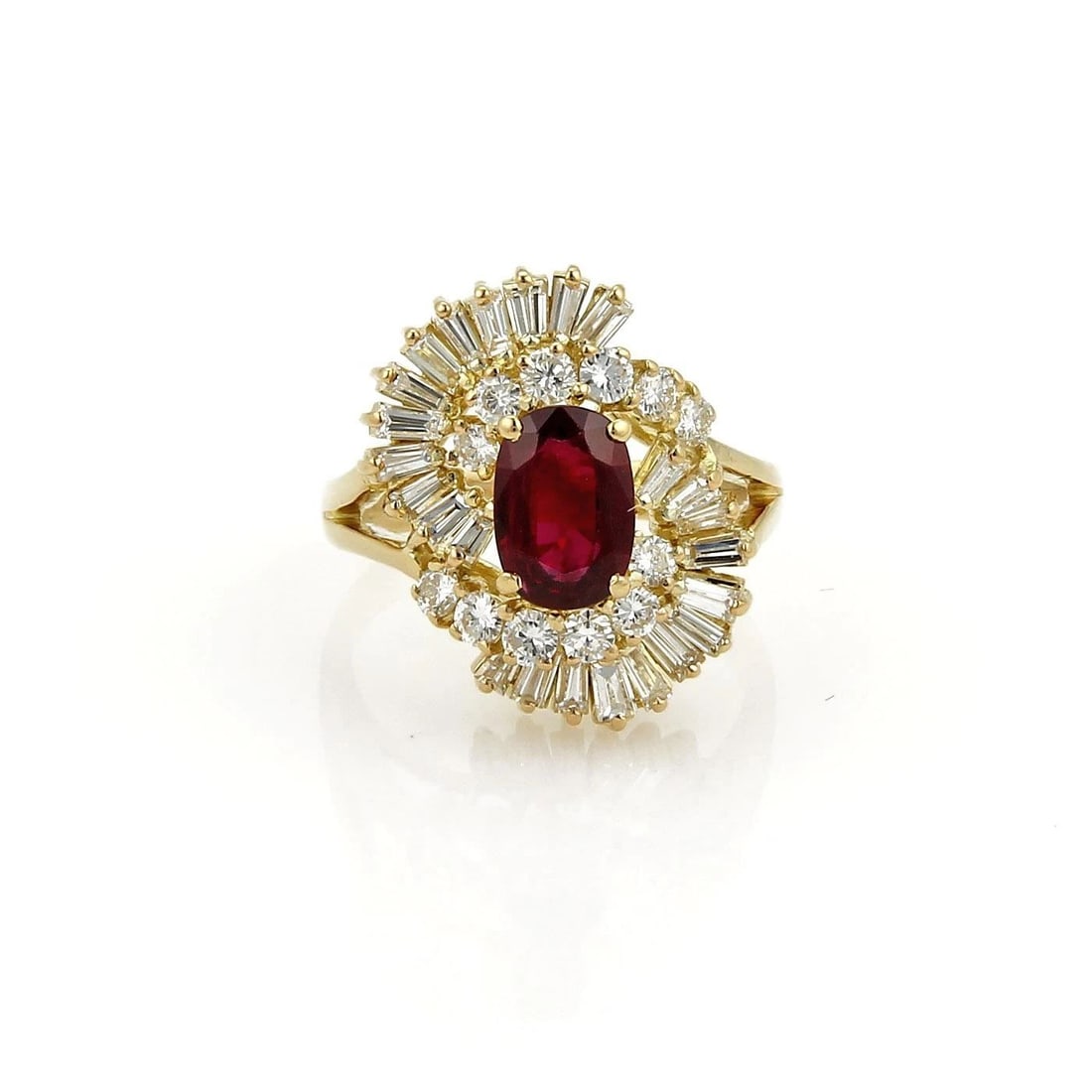 DIAMOND & RUBY GOLD RING 18K YELLOW 2.65CT BALLERINA STYLE SIZE 4.5: DIAMOND & RUBY GOLD RING 18K YELLOW 2.65CT BALLERINA STYLE SIZE 4.5 DIAMOND & RUBY GOLD RING 18K YELLOW 2.65CT BALLERINA STYLE SIZE 4.5 This is a gorgeous ballerina ring; it is crafted from 18k yellow