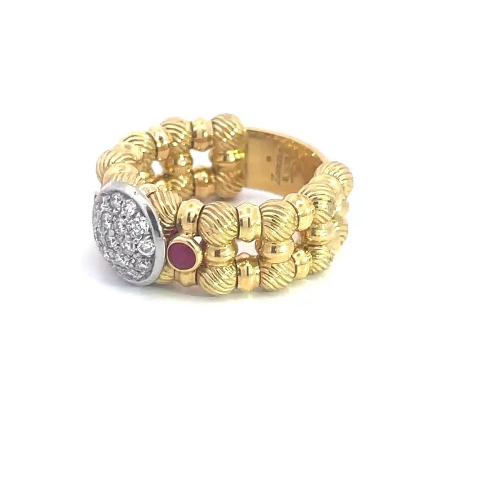 ZANCAN GIOIELLI DIAMOND GOLD RING 18K YELLOW GEMSTONE ROPE BAND STYLE: ZANCAN GIOIELLI DIAMOND GOLD RING 18K YELLOW GEMSTONE ROPE BAND STYLE ZANCAN GIOIELLI DIAMOND GOLD RING 18K YELLOW GEMSTONE ROPE BAND STYLE This lovely ring is by Zancan Gioielli, a stunning piece tha