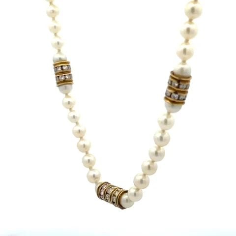 DIAMOND 18K PEARLS YELLOW GOLD 3 MOTIFS SINGLE STRAND NECKLACE: DIAMOND 18K PEARLS YELLOW GOLD 3 MOTIFS SINGLE STRAND NECKLACE DIAMOND 18K PEARLS YELLOW GOLD 3 MOTIFS SINGLE STRAND NECKLACE This is a lovely pearl necklace, there are three 18k yellow gold barrel mo