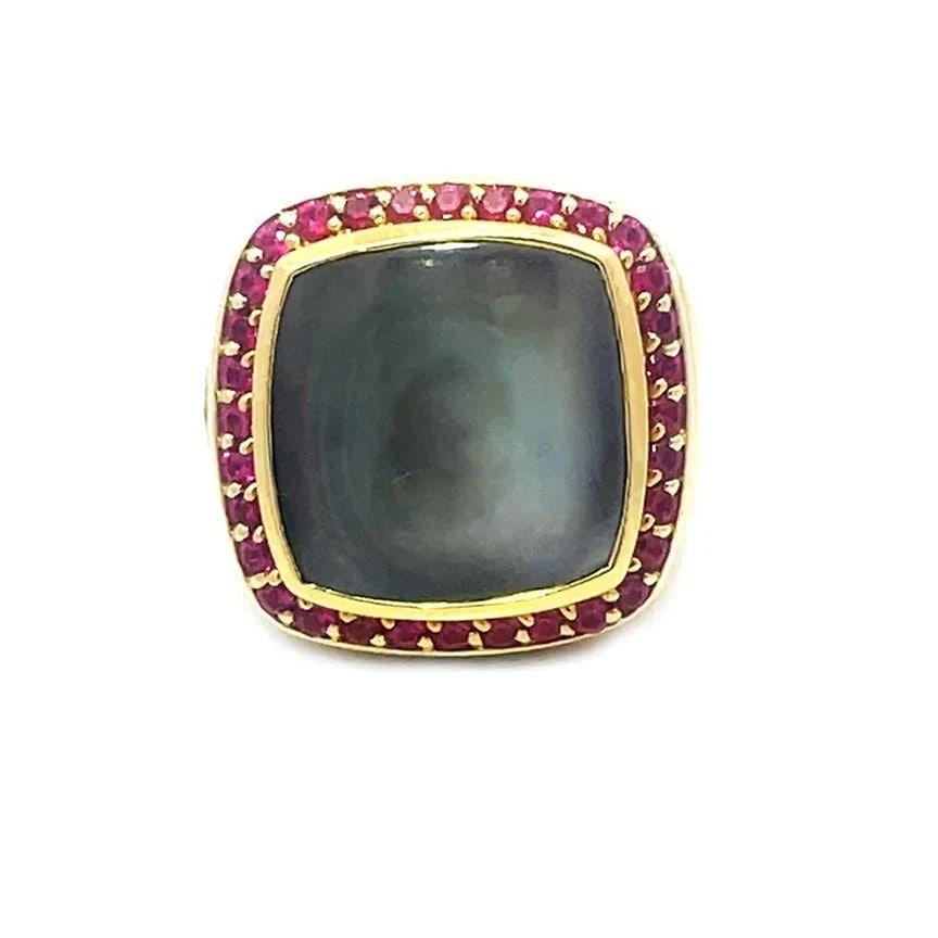 DAVID YURMAN ALBION GOLD RING 18K YELLOW MOTHER OF PEARL & GEMSTONE: DAVID YURMAN ALBION GOLD RING 18K YELLOW MOTHER OF PEARL & GEMSTONE DAVID YURMAN ALBION GOLD RING 18K YELLOW MOTHER OF PEARL & GEMSTONE The David Yurman Albion Gold Ring is a stunning piece of fine je