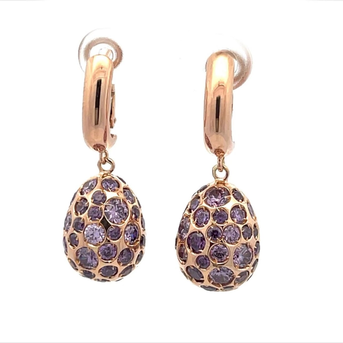 EARRINGS WITH PURPLE GEMSTONES 18K ROSE GOLD OVAL SHAPE DANGLE: EARRINGS WITH PURPLE GEMSTONES 18K ROSE GOLD OVAL SHAPE DANGLE EARRINGS WITH PURPLE GEMSTONES 18K ROSE GOLD OVAL SHAPE DANGLE The product is a pair of 18k rose gold oval shaped dangle earrings featuri