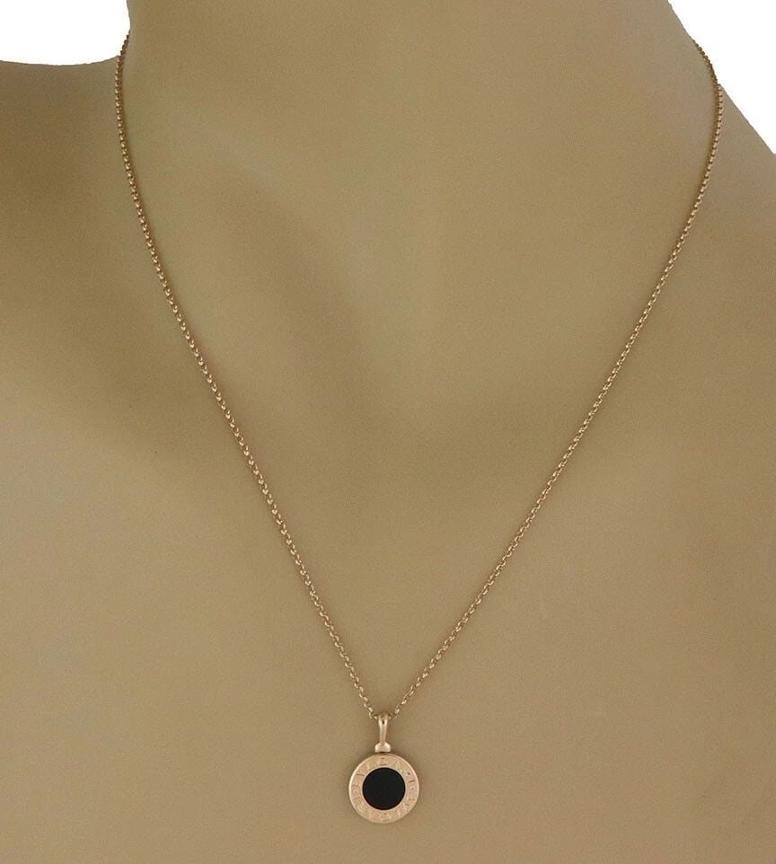 BVLGARI ENGRAVED ONYX 18K YELLOW GOLD ROUND BEZEL PENDANT & CHAIN NECKLACE (1 of 2)