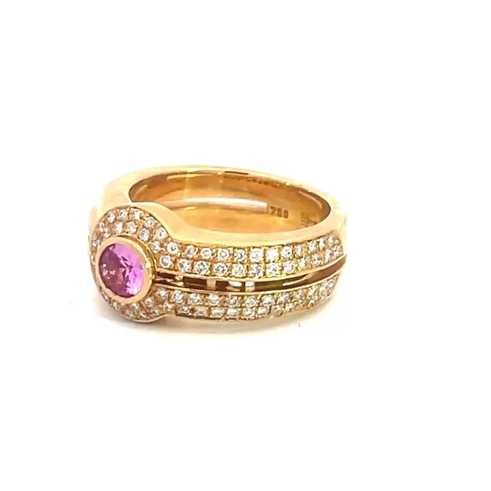 DI MODOLO DIAMOND GOLD RING 18K YELLOW GEMSTONE DOME BAND: DI MODOLO DIAMOND GOLD RING 18K YELLOW GEMSTONE DOME BAND The Di Modolo Diamond Gold Ring is a stunning piece of fine jewelry featuring natural white diamond set in 18k yellow gold. The dome band has 