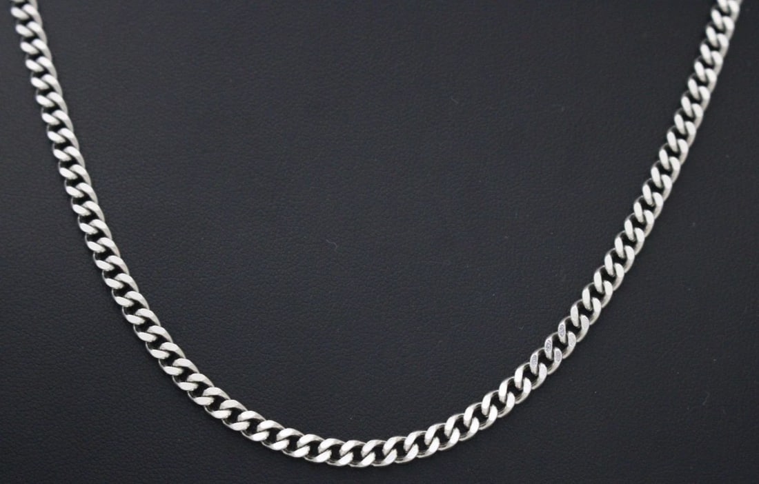 PLATINUM 850 4.5MM CUBAN LINK CHAIN NECKLACE 20" - 40.4 GRAMS: PLATINUM 850 4.5MM CUBAN LINK CHAIN NECKLACE 20" - 40.4 GRAMS Description Platinum 850 4.5mm Cuban Link Chain Necklace Chain is in good condition. May show signs of wear and/or tear. Approximate Measu