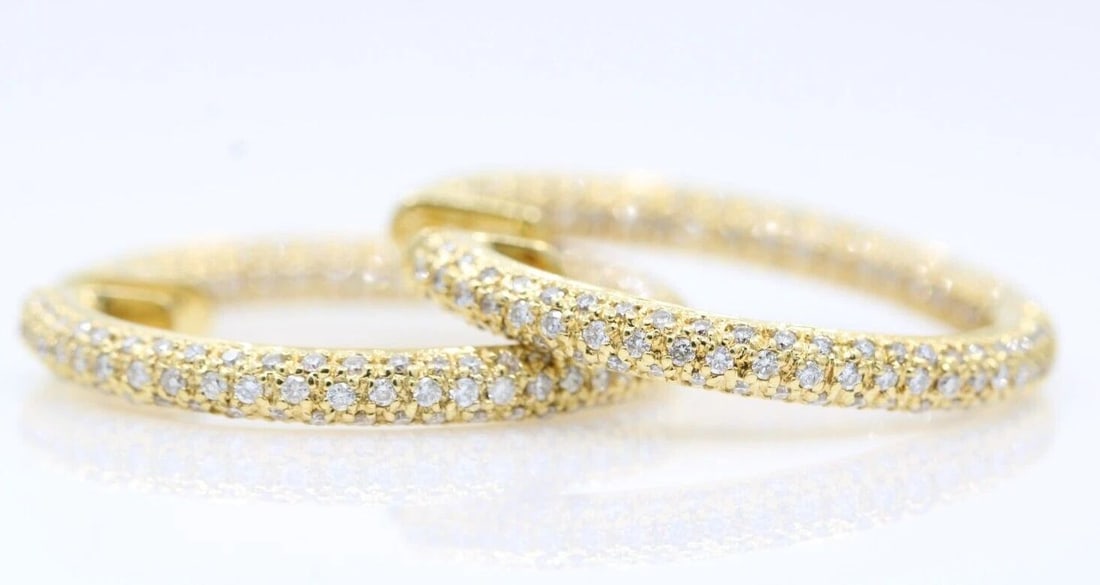 SONIA B. BITTON 18K YELLOW GOLD 2 TCW NATURAL DIAMOND HOOP EARRINGS 15.9 G: SONIA B. BITTON 18K YELLOW GOLD 2 TCW NATURAL DIAMOND HOOP EARRINGS 15.9 G SONIA B. BITTON 18K YELLOW GOLD 2 TCW NATURAL DIAMOND HOOP EARRINGS 15.9 G Description Sonia B. Bitton 18K Yellow Gold 2 TCW 