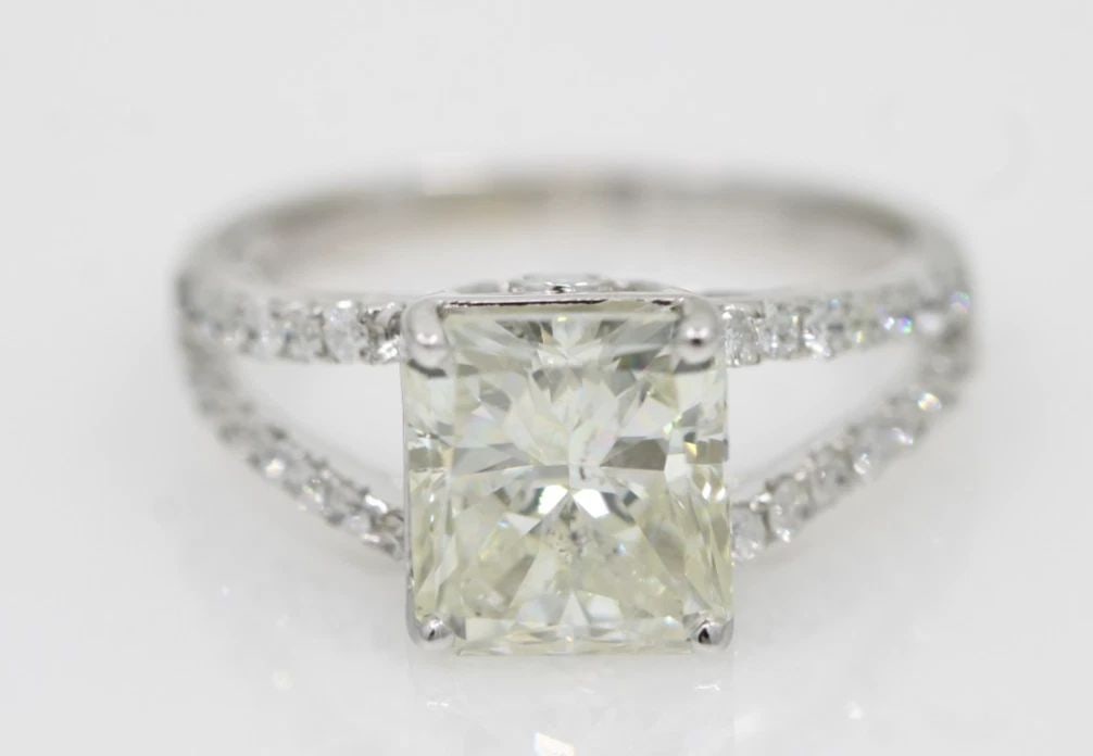 LIORI DIAMONDS 14K WHITE GOLD 3.65 TCW NATURAL RADIANT DIAMOND ENGAGEMENT RING (1 of 2)