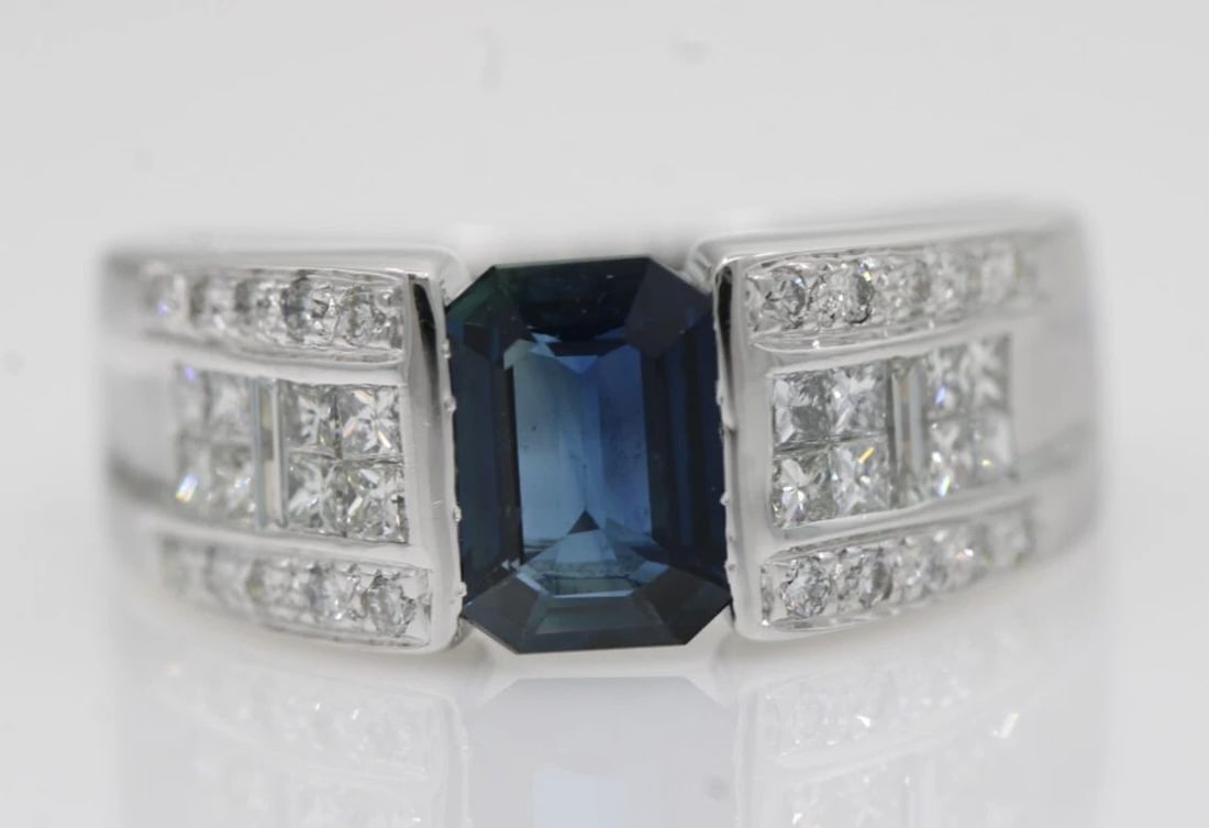LEVIAN 18K WHITE GOLD BLUE SAPPHIRE & DIAMOND RING SIZE 8 - 7.3 GRAMS (1 of 2)