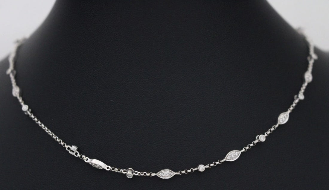 SONIA B. BITTON 18K WHITE GOLD 0.85 TCW NATURAL DIAMOND 16" NECKLACE 8.5GR: SONIA B. BITTON 18K WHITE GOLD 0.85 TCW NATURAL DIAMOND 16" NECKLACE 8.5GR Description Sonia B. Bitton 18K White Gold 0.85 TCW Natural Diamond Necklace Necklace is in good condition. May show signs of