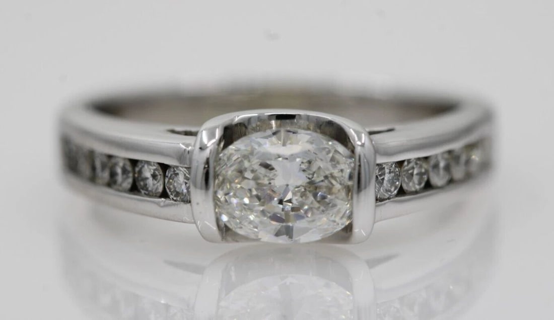 14K WHITE GOLD 1.11 TCW NATURAL OVAL DIAMOND ENGAGEMENT RING SIZE 7.75 (1 of 2)