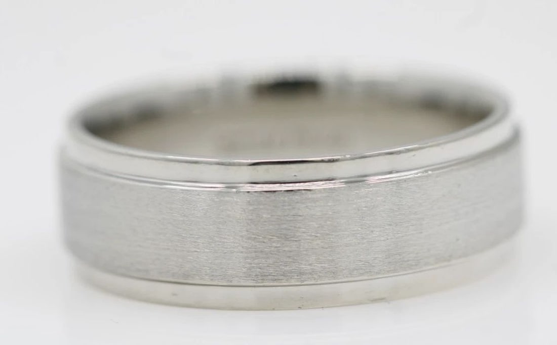 SCOTT KAY PD950 PALLADIUM 8MM WEDDING BAND RING SIZE 11 - 9.8 GRAMS: SCOTT KAY PD950 PALLADIUM 8MM WEDDING BAND RING SIZE 11 - 9.8 GRAMS Description Scott Kay PD950 Palladium 8mm Wedding Band Ring Ring is in good condition. May show signs of wear and/or tear. Approxima