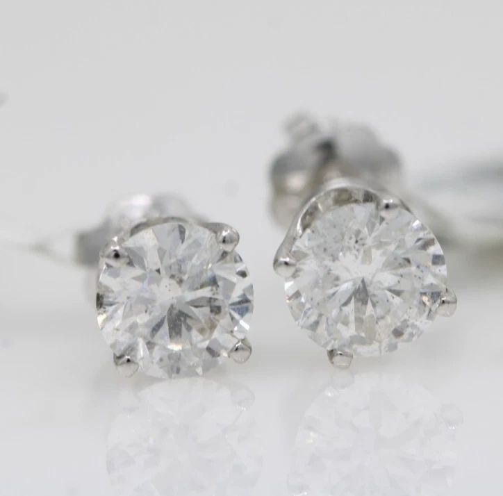 14K WHITE GOLD IGI CERT 1 TCW NATURAL DIAMOND STUD SCREW BACK EARRINGS: 14K WHITE GOLD IGI CERT 1 TCW NATURAL DIAMOND STUD SCREW BACK EARRINGS 14K WHITE GOLD IGI CERT 1 TCW NATURAL DIAMOND STUD SCREW BACK EARRINGS Description 14K White Gold IGI Cert 1 TCW Natural Diamond 