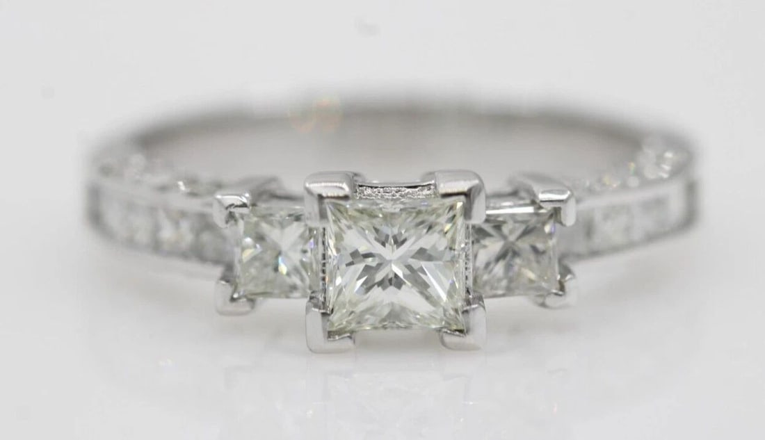 14K WHITE GOLD 1.25 TCW NATURAL DIAMOND THREE STONE PRICINESS RING SIZE 7: 14K WHITE GOLD 1.25 TCW NATURAL DIAMOND THREE STONE PRICINESS RING SIZE 7 14K WHITE GOLD 1.25 TCW NATURAL DIAMOND THREE STONE PRICINESS RING SIZE 7 Description 14K White Gold 1.25 TCW Natural Diamond 