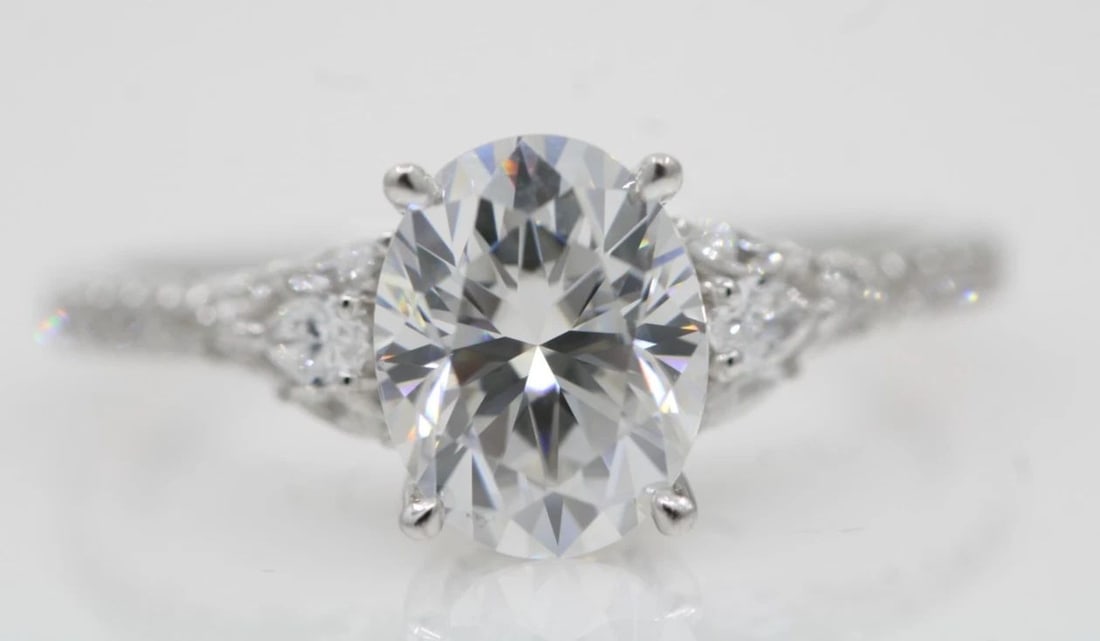 18K WHITE GOLD 2CT MOISSANITE & LAB GROWN DIAMOND ENGAGEMENT RING SZ 7.5 - 3.8 G (1 of 2)