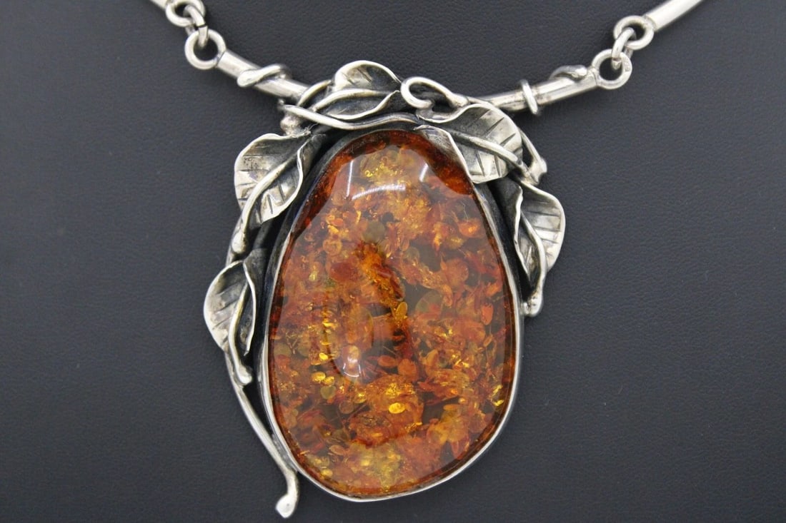 VINTAGE STERLING SILVER HUGE BALTIC AMBER PENDANT NECKLACE 15" CHOKER (1 of 2)