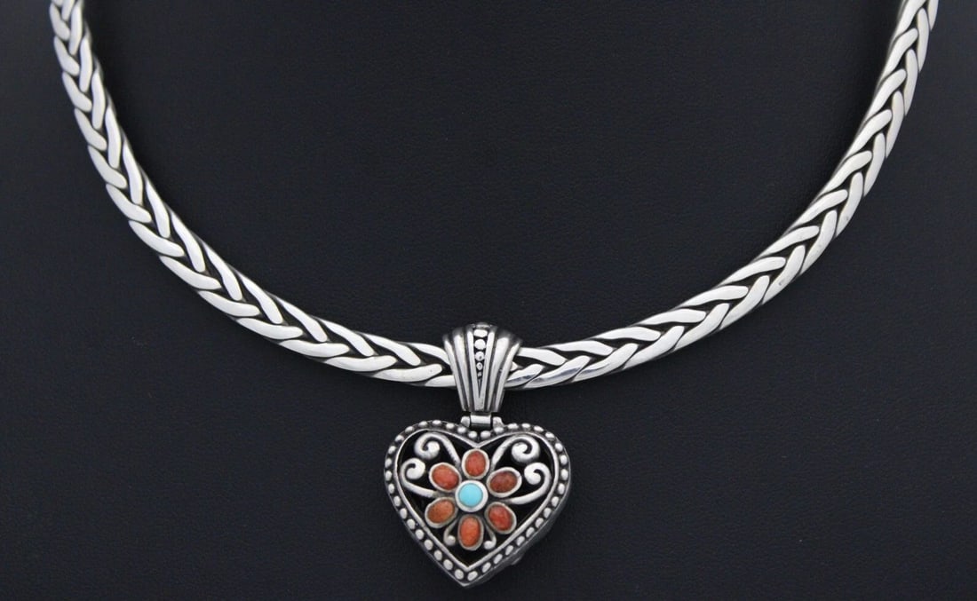 STERLING SILVER CHOKER NECKLACE W/ MULTICOLOR GEMSTONE PENDANT 5" - 47.3 GRAMS: STERLING SILVER CHOKER NECKLACE W/ MULTICOLOR GEMSTONE PENDANT 5" - 47.3 GRAMS Description Sterling Silver Choker Necklace w/ Multicolor Gemstone Pendant Pendant & necklace is in good condition. May s