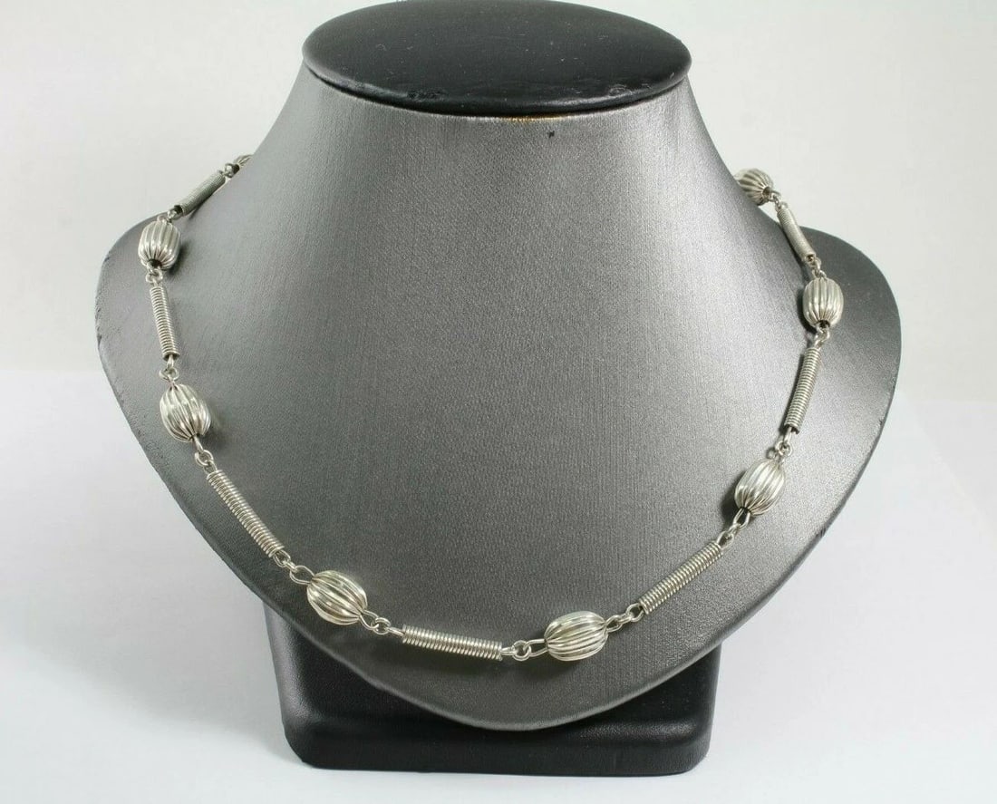 STERLING SILVER 950 ARTISAN DESIGN COILED BAR LINK & BEAD NECKLACE 30": STERLING SILVER 950 ARTISAN DESIGN COILED BAR LINK & BEAD NECKLACE 30" Description Sterling Silver 950 Artisan Design Coiled Bar Link & Bead Necklace Item is great condition. May show signs of wear/ a