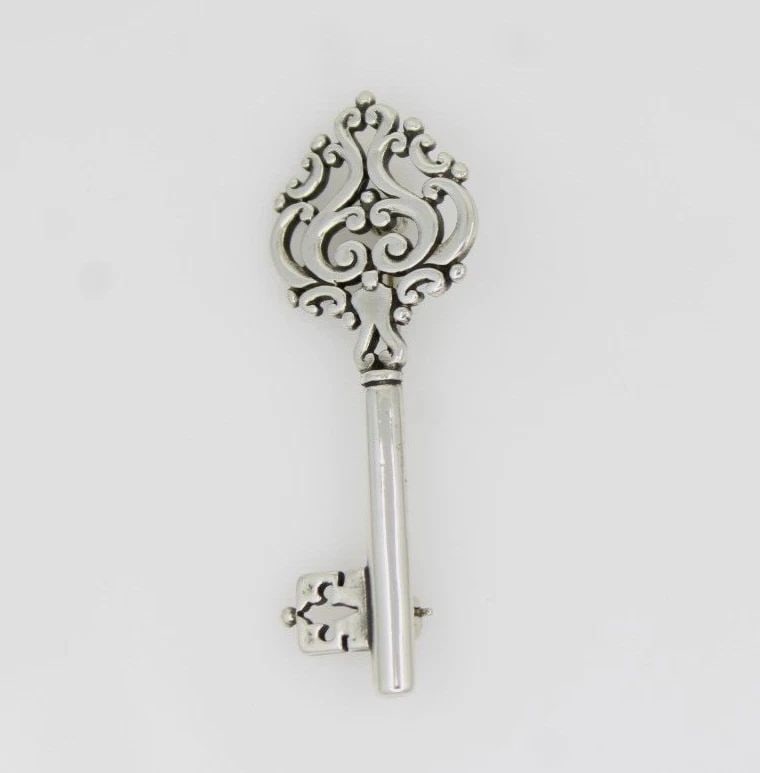 JAMES AVERY STERLING SILVER SKELETON KEY PIN BROOCH 3.5 GRAMS (1 of 2)