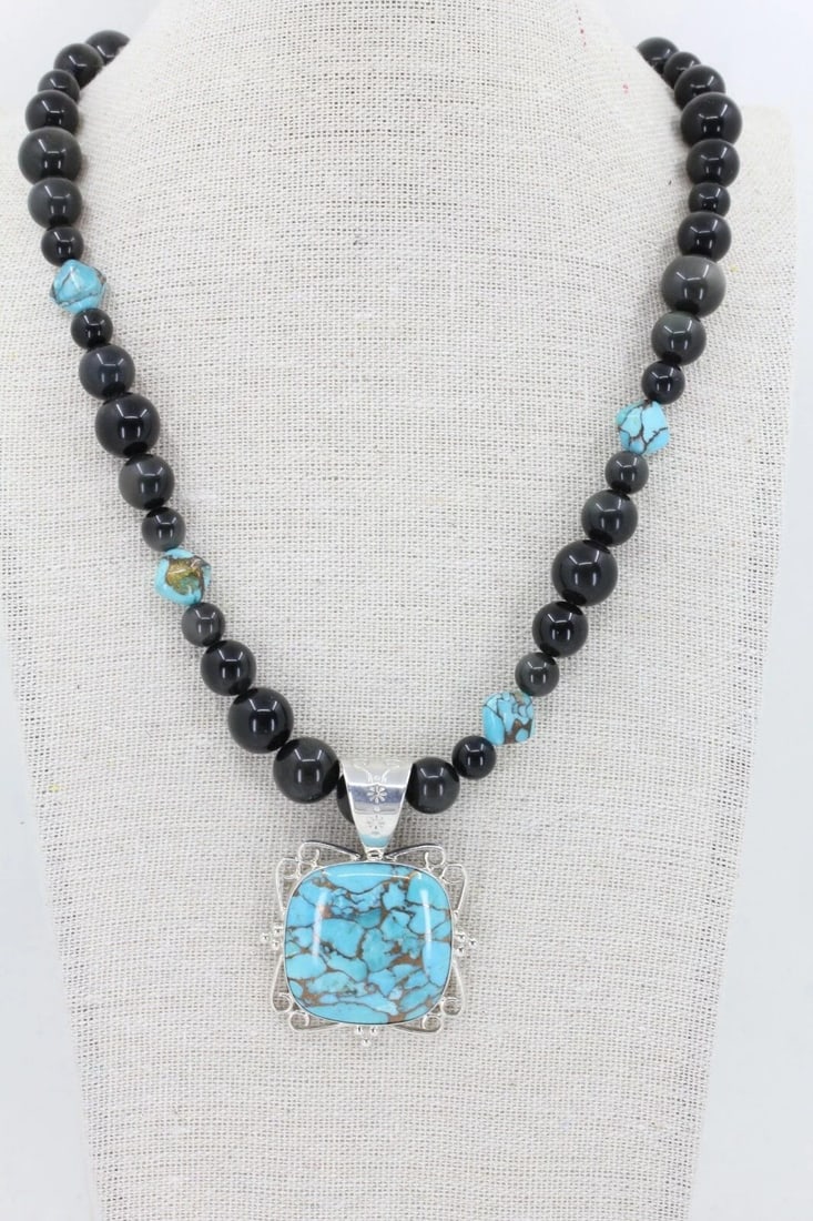 JAY KING DTR STERLING BLACK ONYX & TURQUOISE BEADED 20" NECKLACE W/ PENDANT: JAY KING DTR STERLING BLACK ONYX & TURQUOISE BEADED 20" NECKLACE W/ PENDANT Description Jay King DTR Sterling Black Onyx & Turquoise Beaded 20" Necklace w/ Pendant Nice designers item is in great cond