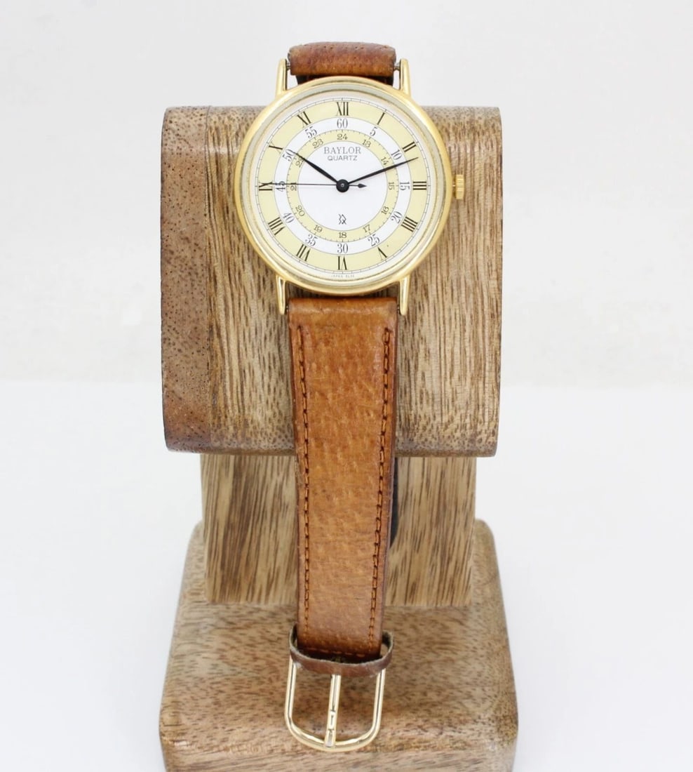 VINTAGE BAYLOR QUARTZ 31MM GOLD TONED CASE WATCH W/ BROWN LEATHER BAND (1 of 2)
