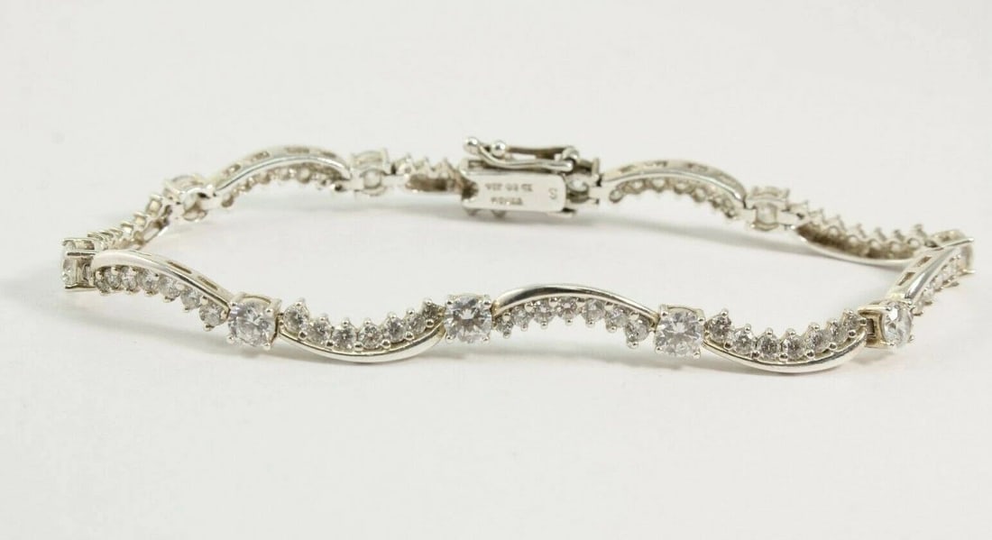 ELEGANT STERLING SILVER BRACELET 9.1 GRAMS (1 of 2)