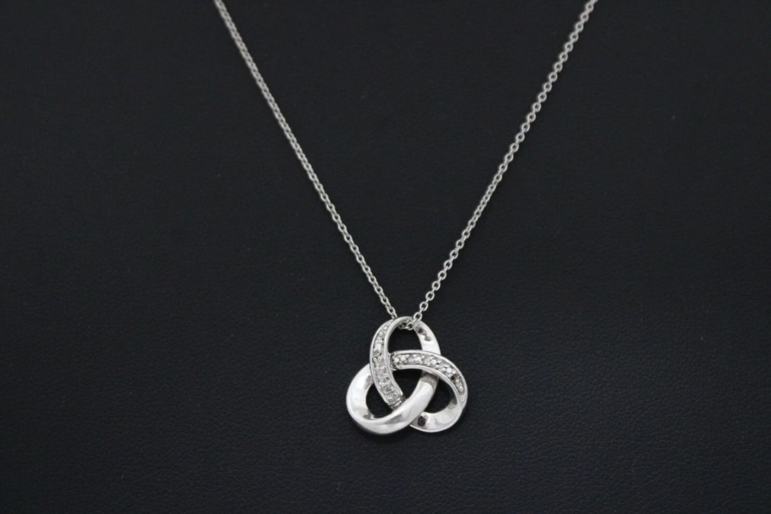 JANE SEYMORE JWBR STERLING SILVER DIAMOND TRINITY KNOT PENDANT W/ 18" NECKLACE (1 of 2)