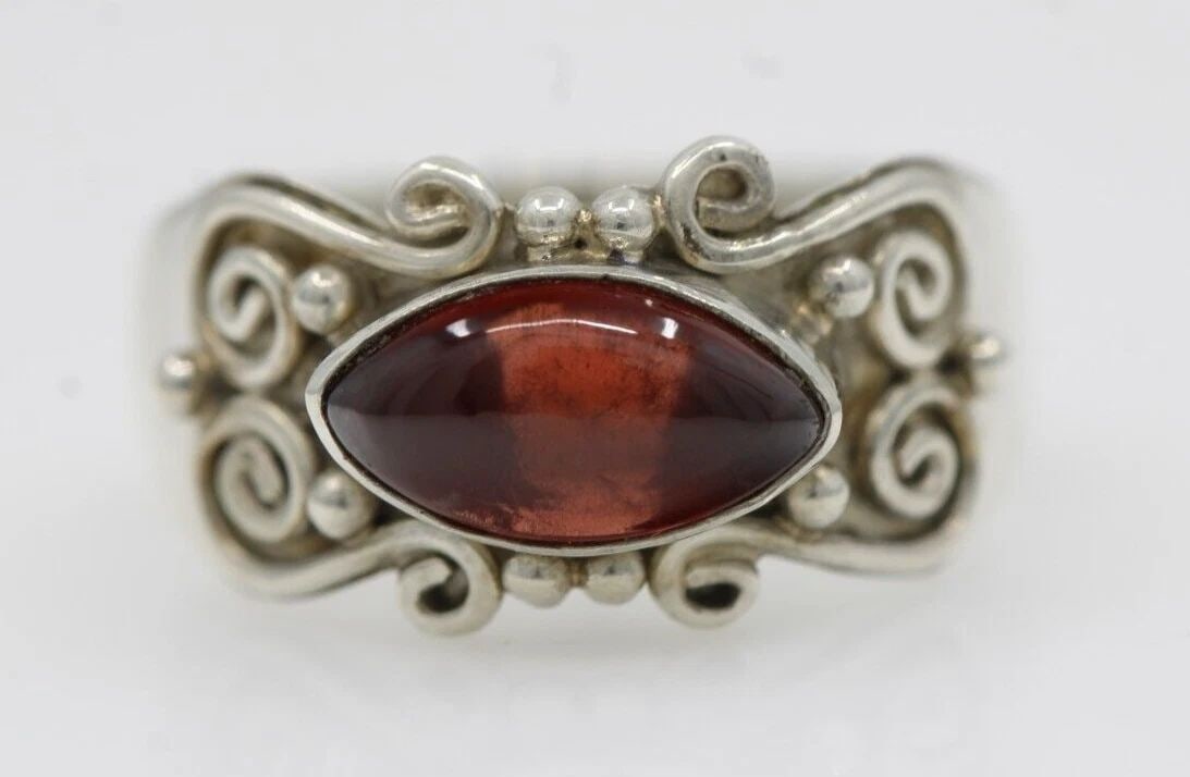 SAJEN STERLING SILVER .925 GARNET RING SIZE 5 - 4.2 GRAMS (1 of 2)