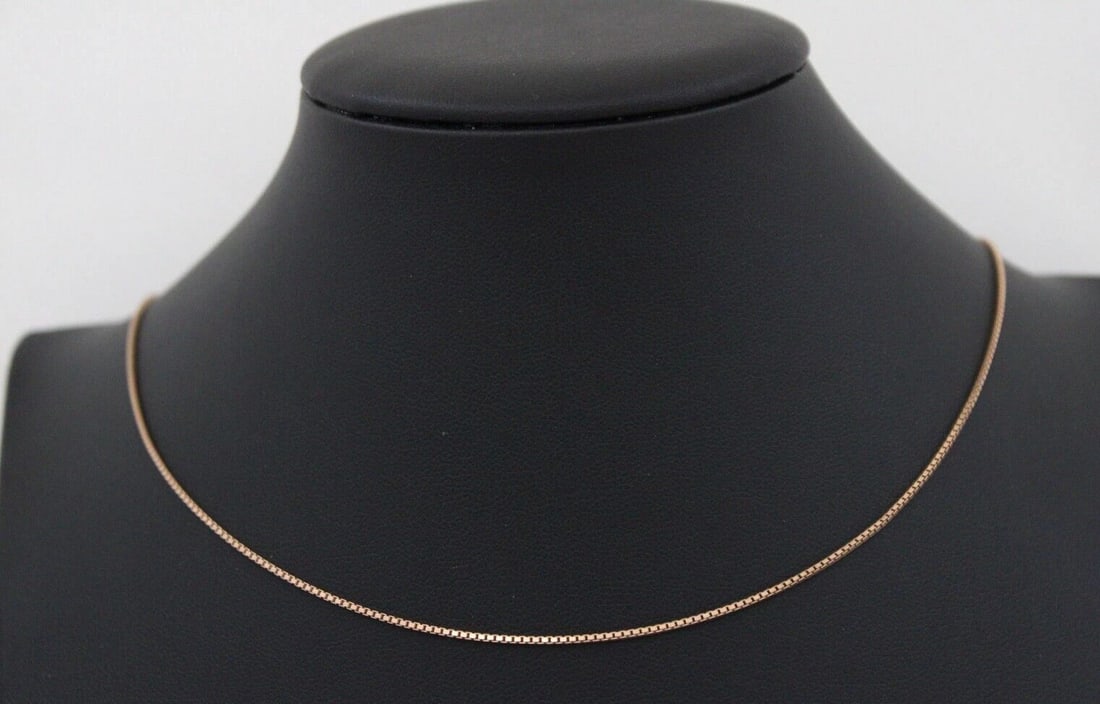 925 JACMEL MAURITIUS JCM STERLING SILVER ROSE TONE BOX CHAIN 24" NECKLACE: 925 JACMEL MAURITIUS JCM STERLING SILVER ROSE TONE BOX CHAIN 24" NECKLACE Description 925 Jacmel Mauritius JCM Sterling Silver Rose Tone Box Chain 24" Necklace Gorgeous designer necklace in great cond